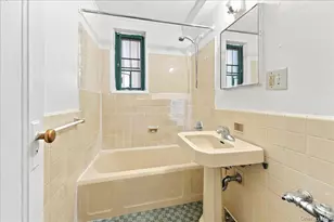 1589 Unionport Rd, Bronx, NY 10462 - Photo 7