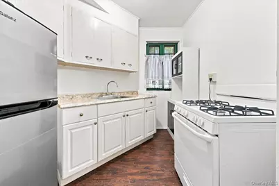 1589 Unionport Road #ME, Bronx, NY 10462 - Photo 5