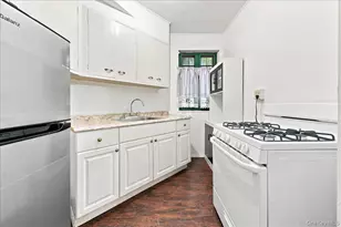 1589 Unionport Rd, Bronx, NY 10462 - Photo 5