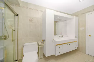 221 Roosevelt Avenue, Massapequa Park, NY 11762 - Photo 19