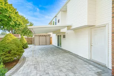 221 Roosevelt Avenue, Massapequa Park, NY 11762 - Photo 3
