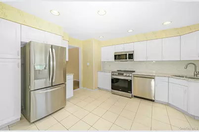 221 Roosevelt Avenue, Massapequa Park, NY 11762 - Photo 17