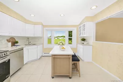 221 Roosevelt Avenue, Massapequa Park, NY 11762 - Photo 15