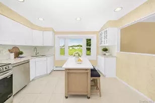 221 Roosevelt Ave, Massapequa Park, NY 11762 - Photo 15