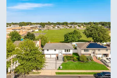 221 Roosevelt Avenue, Massapequa Park, NY 11762 - Photo 45