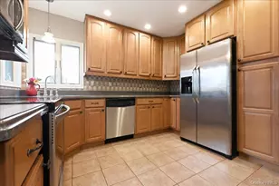 1471 Beech Ln, East Meadow, NY 11554 - Photo 7
