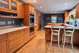 51 Bayway Ave, Bay Shore, NY 11706 - Photo 9