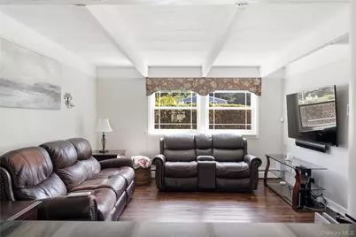 44 Ivy League Lane, Stony Brook, NY 11790 - Photo 11