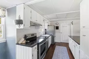 44 Ivy League Ln, Stony Brook, NY 11790 - Photo 7