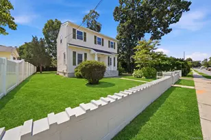 50 Bittermint St, Islip, NY 11751 - Photo 3