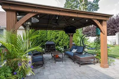 1415 Gaston Street, Wantagh, NY 11793 - Photo 31