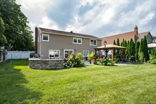 1415 Gaston St, Wantagh, NY 11793 - Photo 35