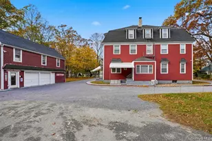 221 S Lake Ave, Nesconset, NY 11767 - Photo 9