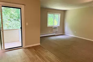 19 Scarborough Ln, Wappingers Falls, NY 12590 - Photo 7
