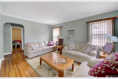 409 Saint Agnes Place, Franklin Square, NY 11010 - Photo 5