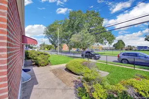 409 St Agnes Pl, Franklin Square, NY 11010 - Photo 27