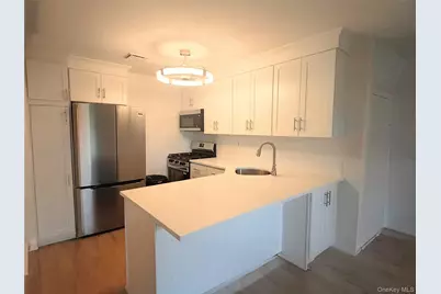 18 Fairview Circle #18, Middle Island, NY 11953 - Photo 5