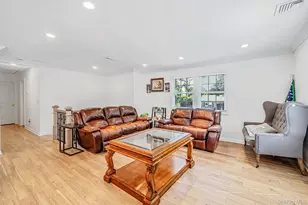 5 Curtis Ct, Mastic, NY 11950 - Photo 3