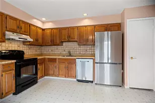 17 Revere Dr, Sayville, NY 11782 - Photo 3