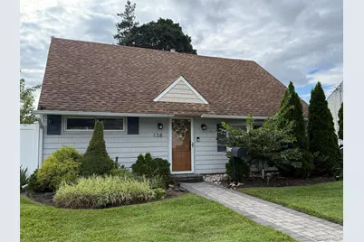 138 Southberry Lane, Levittown, NY 11756 - Photo 1