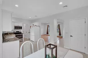 106 Paul Dr, Holbrook, NY 11741 - Photo 17