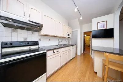 1024 68th Street, Brooklyn, NY 11219 - Photo 7