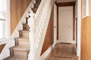 410 6th St, Greenport, NY 11944 - Photo 9
