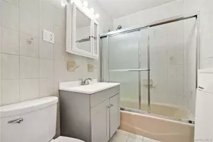 62-12 69th Pl, Middle Village, NY 11379 - Photo 21