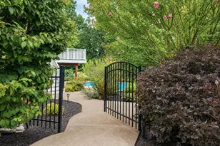 131 Winding Brook Ct, New Windsor, NY 12553 - Photo 5