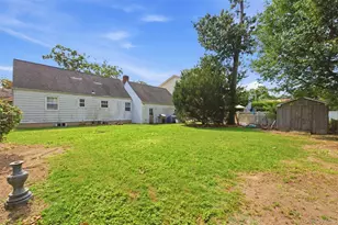 573 Grove Pl, Oceanside, NY 11572 - Photo 19
