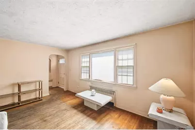 573 Grove Place, Oceanside, NY 11572 - Photo 5
