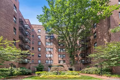 69-10 Yellowstone Boulevard #202, Forest Hills, NY 11375 - Photo 1