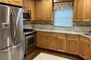 32 Coral Ln, Sayville, NY 11782 - Photo 5