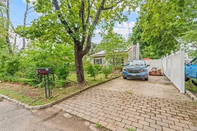 55 Inwood Avenue, Selden, NY 11784 - Photo 3