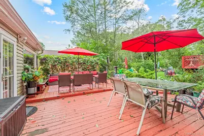 55 Inwood Avenue, Selden, NY 11784 - Photo 9