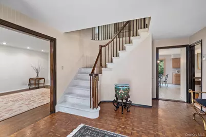 8 Flamingo Road N, East Hills, NY 11576 - Photo 3
