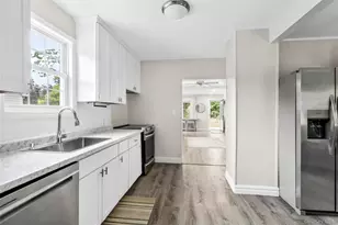 42 S Washington Ave, Centereach, NY 11720 - Photo 7