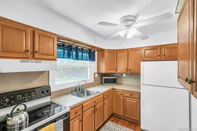 69 Squiretown Road, Hampton Bays, NY 11946 - Photo 9