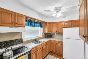 69 Squiretown Rd, Hampton Bays, NY 11946 - Photo 9