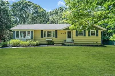 69 Squiretown Road, Hampton Bays, NY 11946 - Photo 1