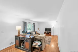 69 Squiretown Rd, Hampton Bays, NY 11946 - Photo 11