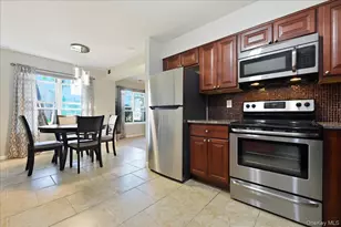 175 Main Ave, Wheatley Heights, NY 11798 - Photo 15