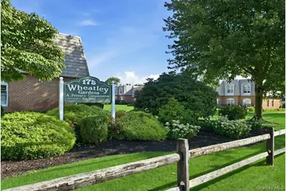 175 Main Avenue #167, Wheatley Heights, NY 11798 - Photo 3