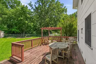 92 Edgewood Dr, Orangeburg, NY 10962 - Photo 25