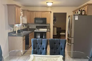 109 Crestwood Dr, Shirley, NY 11967 - Photo 11