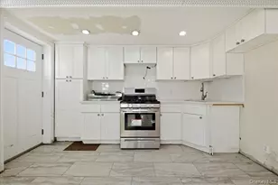 60-43 69th Pl, Maspeth, NY 11378 - Photo 15