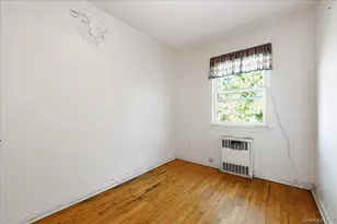 60-43 69th Pl, Maspeth, NY 11378 - Photo 11