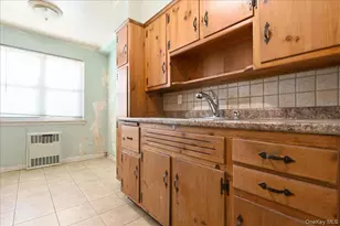 60-43 69th Pl, Maspeth, NY 11378 - Photo 7