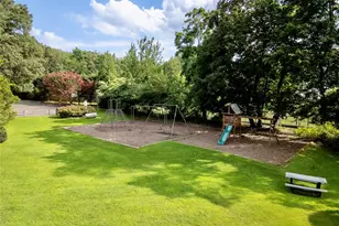 18 Walnut Ave, Setauket, NY 11733 - Photo 31