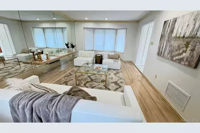74 Rockland Drive, Jericho, NY 11753 - Photo 3